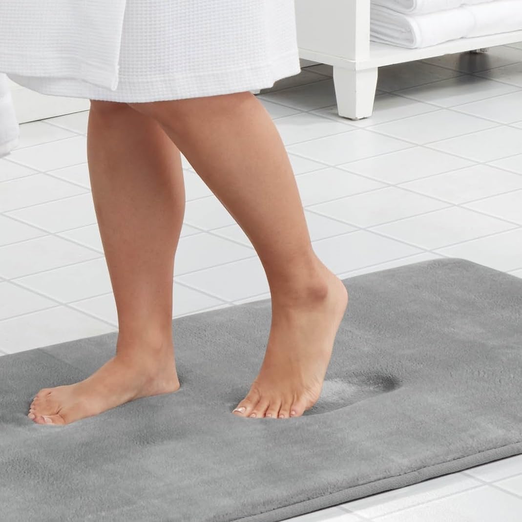 Genteele Memory Foam Bath Mat Non Slip Absorbent Super Cozy Velvet Bathroom Rug Carpet (20 inches X 32 inches, Grey)